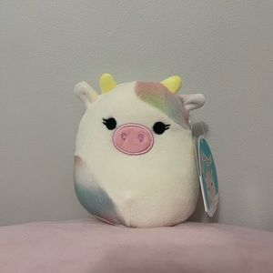 Candess the cow squishmallow